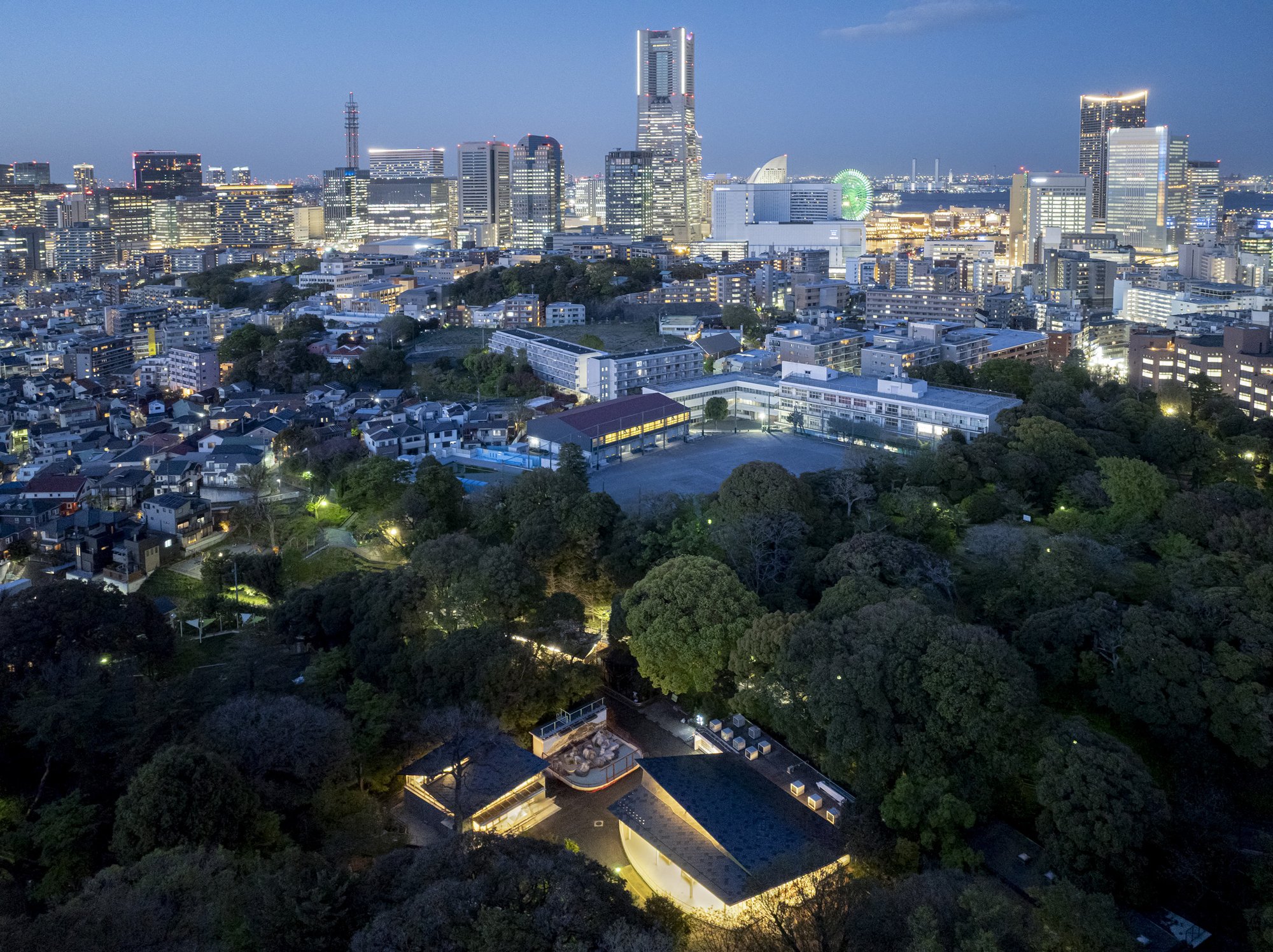 商業建築写真 — Urban Landscape / Twilight